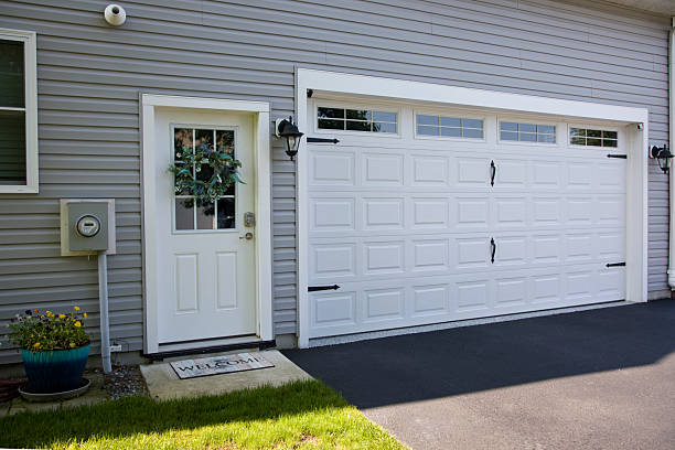 24/7 Emergency Garage Door Panel Replacement experts in Santa Rosa, CA